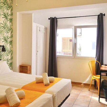Nanit Rooms Ibiza Hostal Santa Eulária des Riu Exterior foto