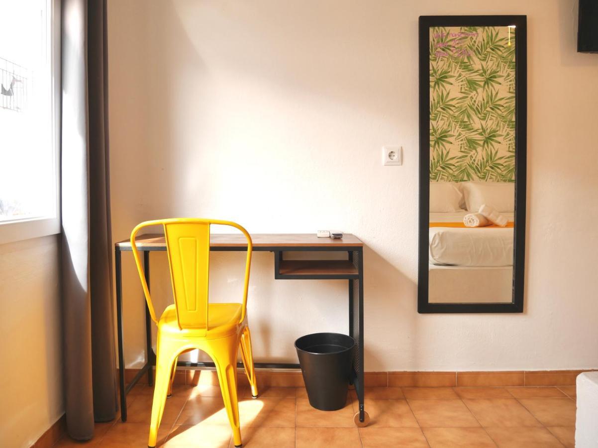 Nanit Rooms Ibiza Hostal Santa Eulária des Riu Quarto foto