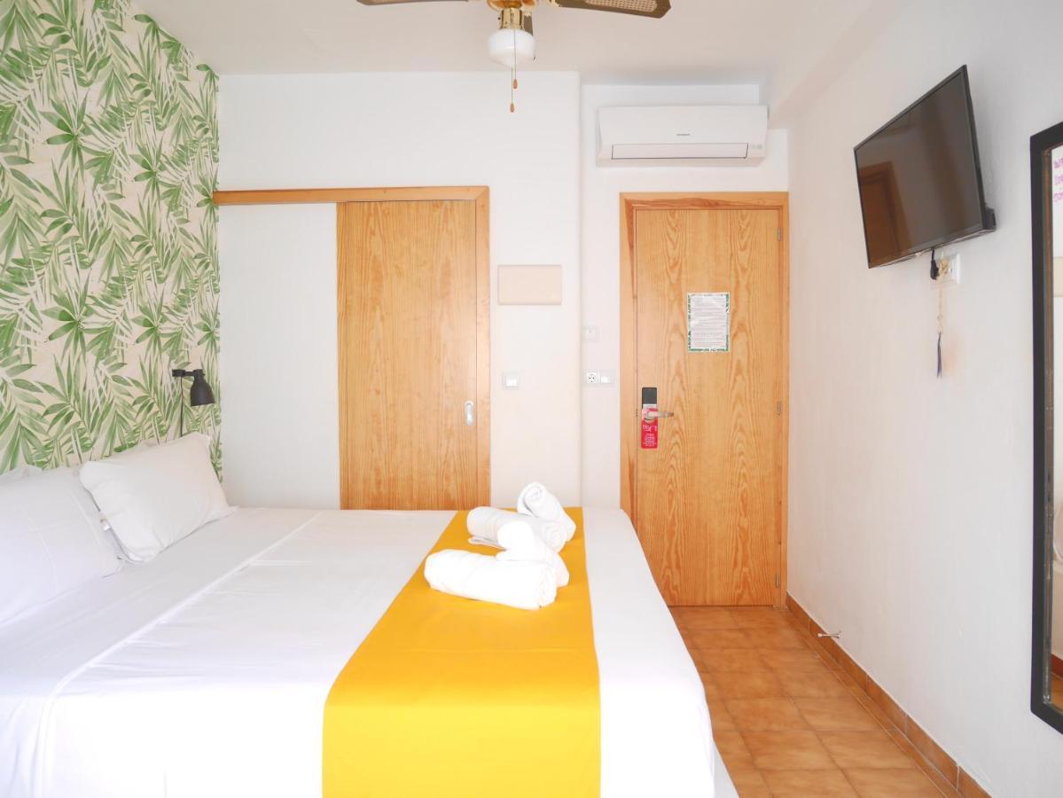 Nanit Rooms Ibiza Hostal Santa Eulária des Riu Quarto foto