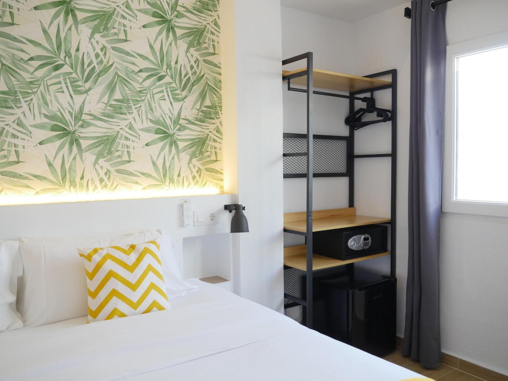 Nanit Rooms Ibiza Hostal Santa Eulária des Riu Quarto foto