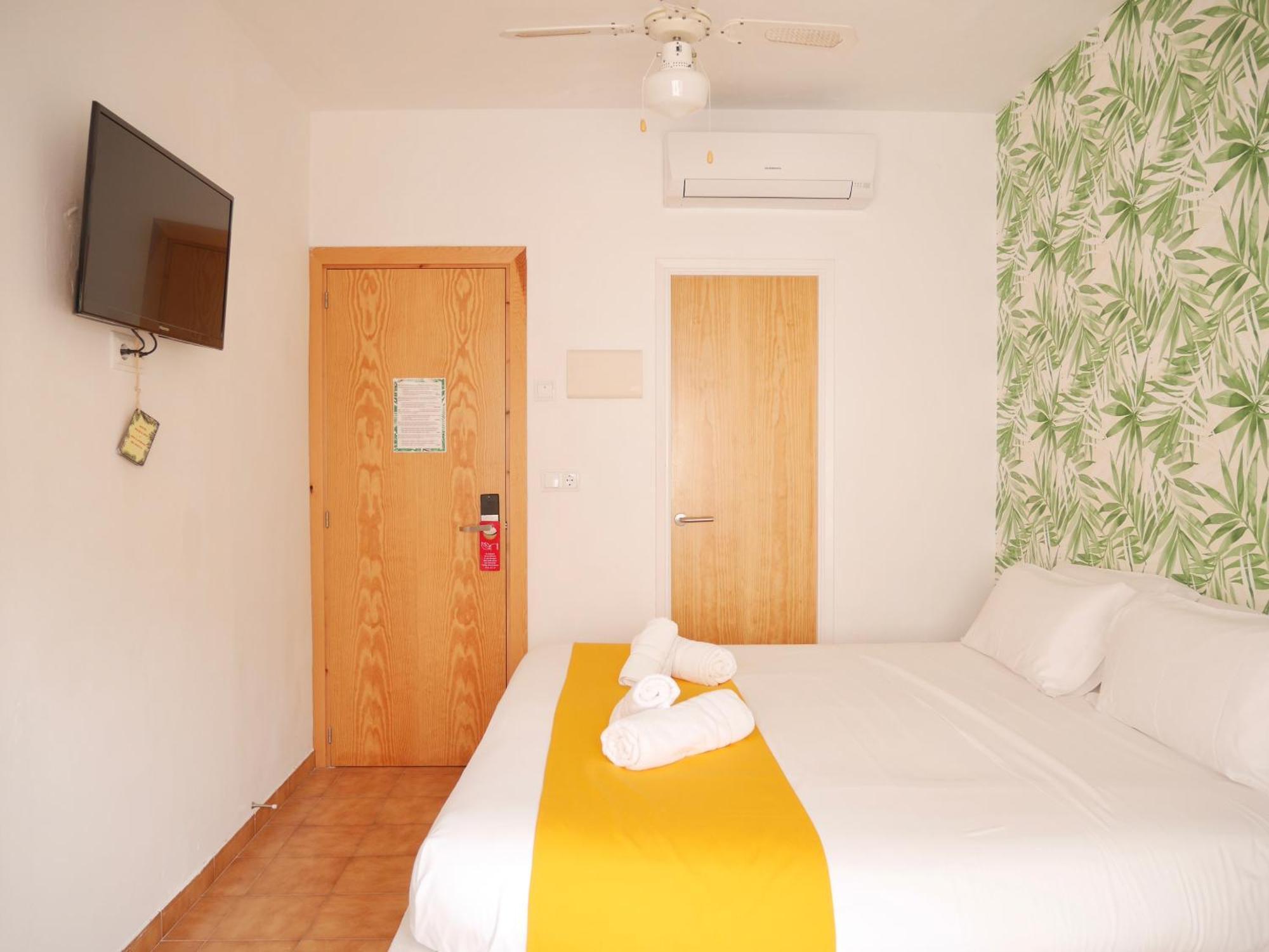 Nanit Rooms Ibiza Hostal Santa Eulária des Riu Quarto foto