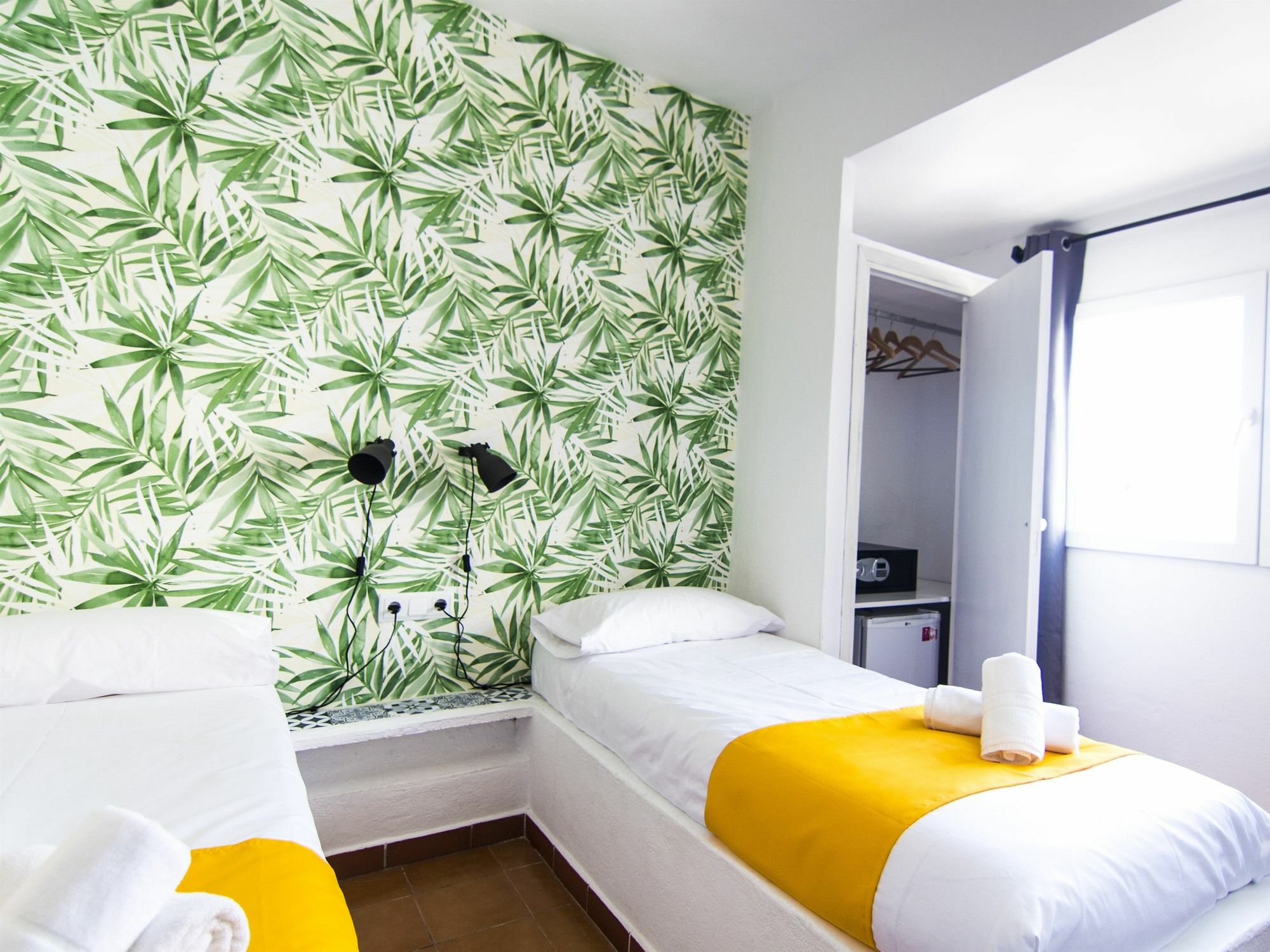 Nanit Rooms Ibiza Hostal Santa Eulária des Riu Exterior foto